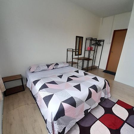 Adinda Homestay Kuala Terengganu Exterior photo